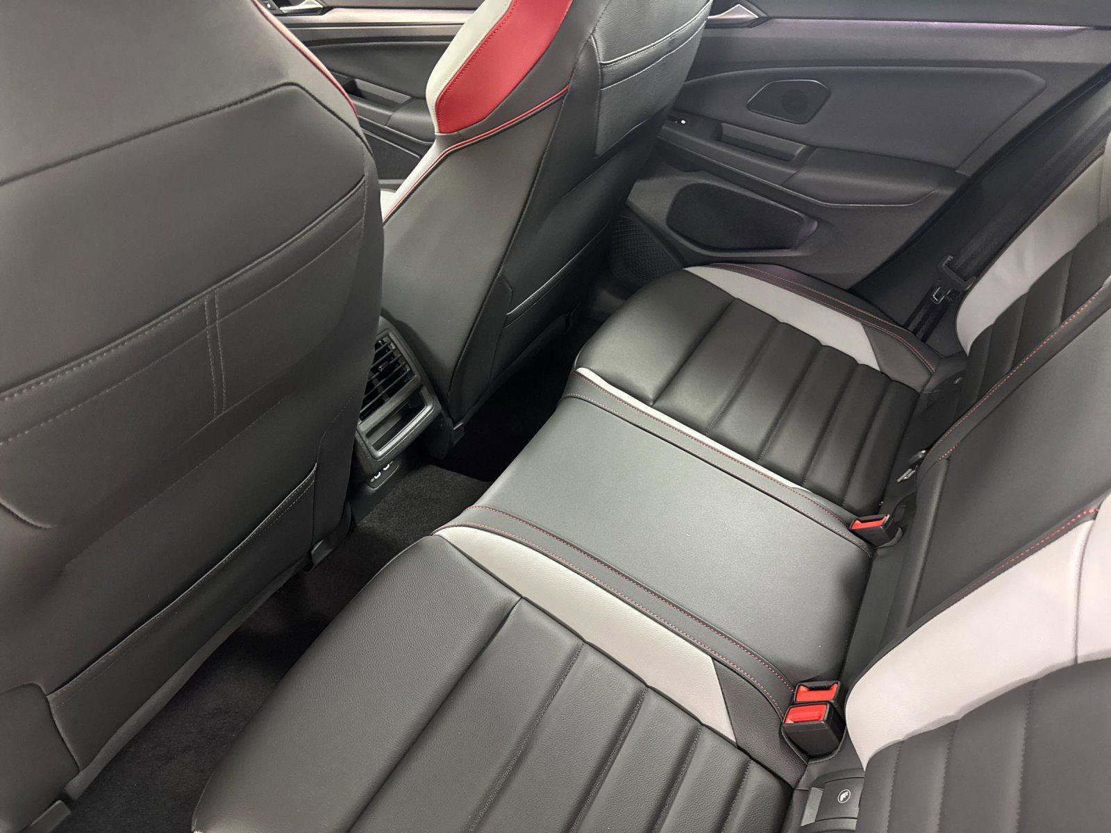 New 2026 Volkswagen GTI SE FWD image 11