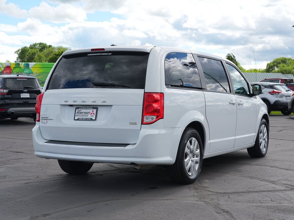 Used 2018 Dodge Grand Caravan SE w/ UConnect Hands-Free Group FWD image 3