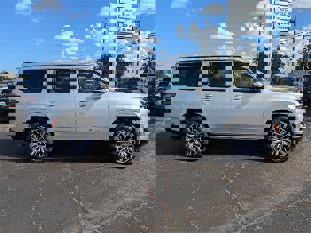 New 2025 Jeep Wagoneer Series II image 3