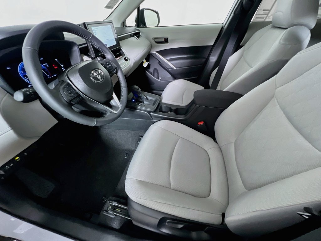 New 2026 Toyota Corolla Cross LE FWD image 12
