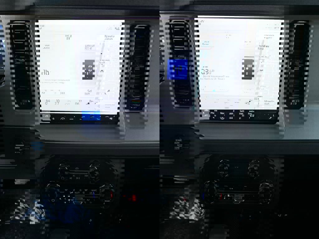 Used 2025 Ford Bronco Outer Banks image 21