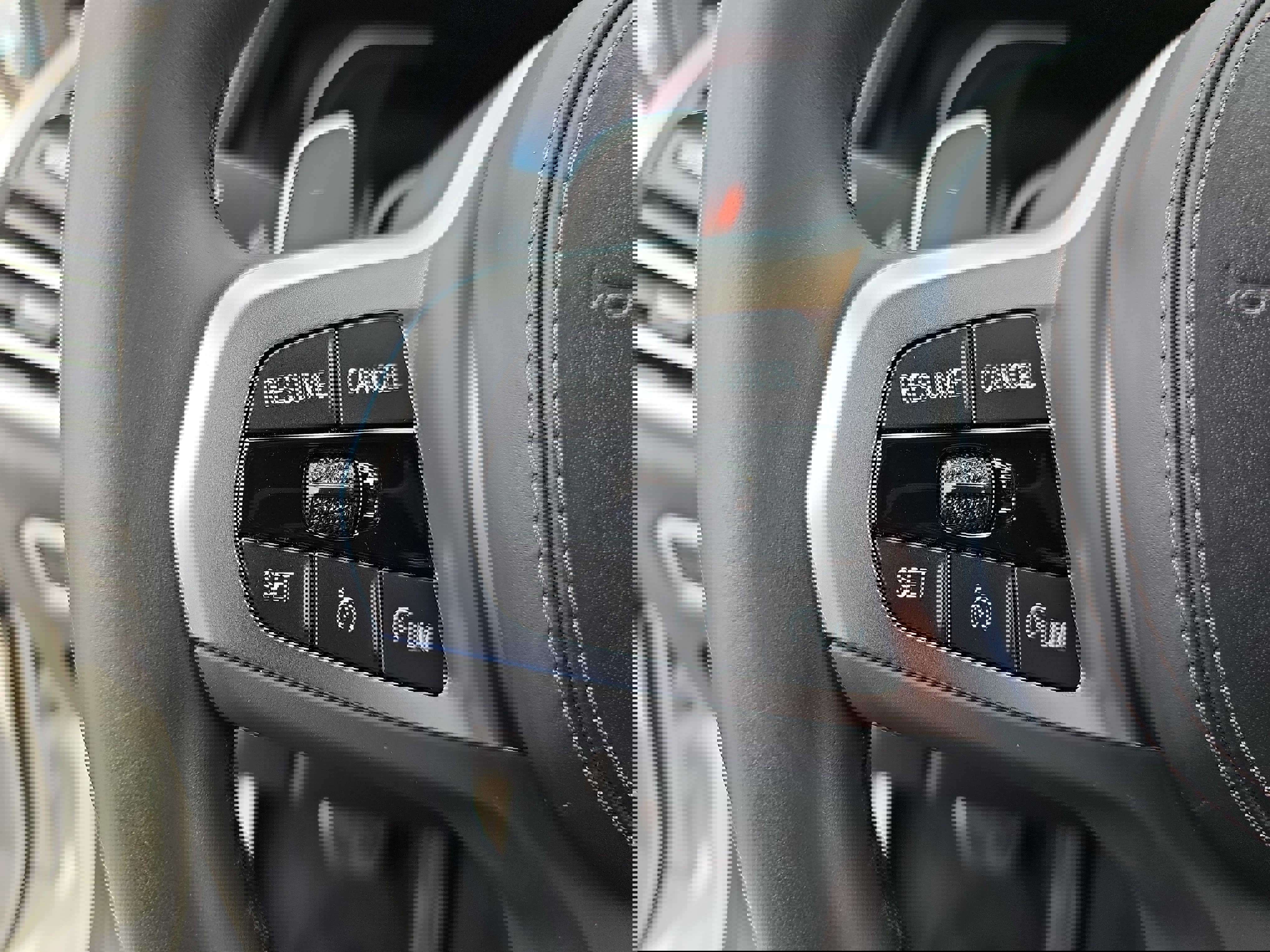 Used 2023 BMW X6 xDrive40i w/ M Sport Package AWD/4WD image 17