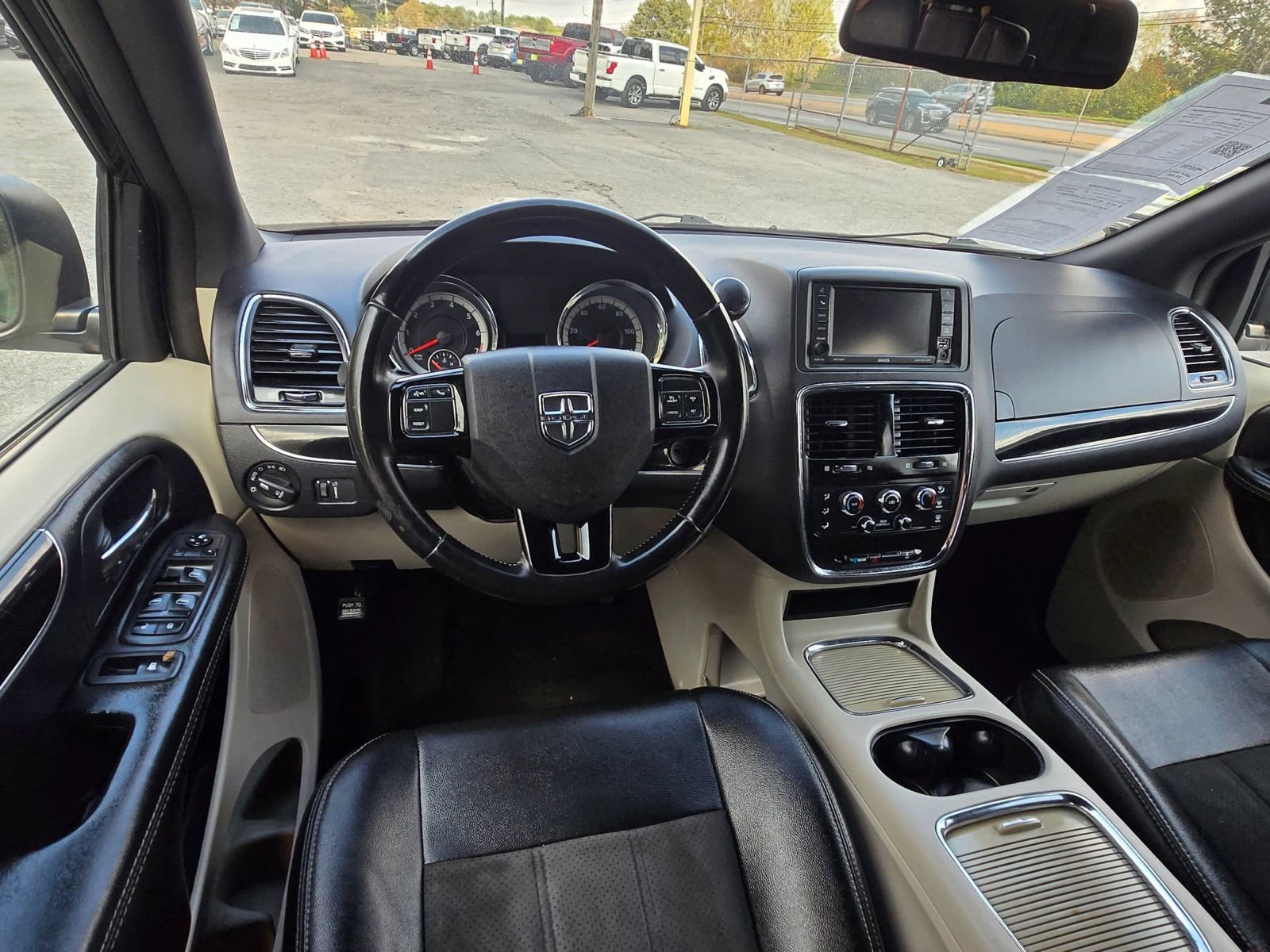 Used 2019 Dodge Grand Caravan SXT image 5