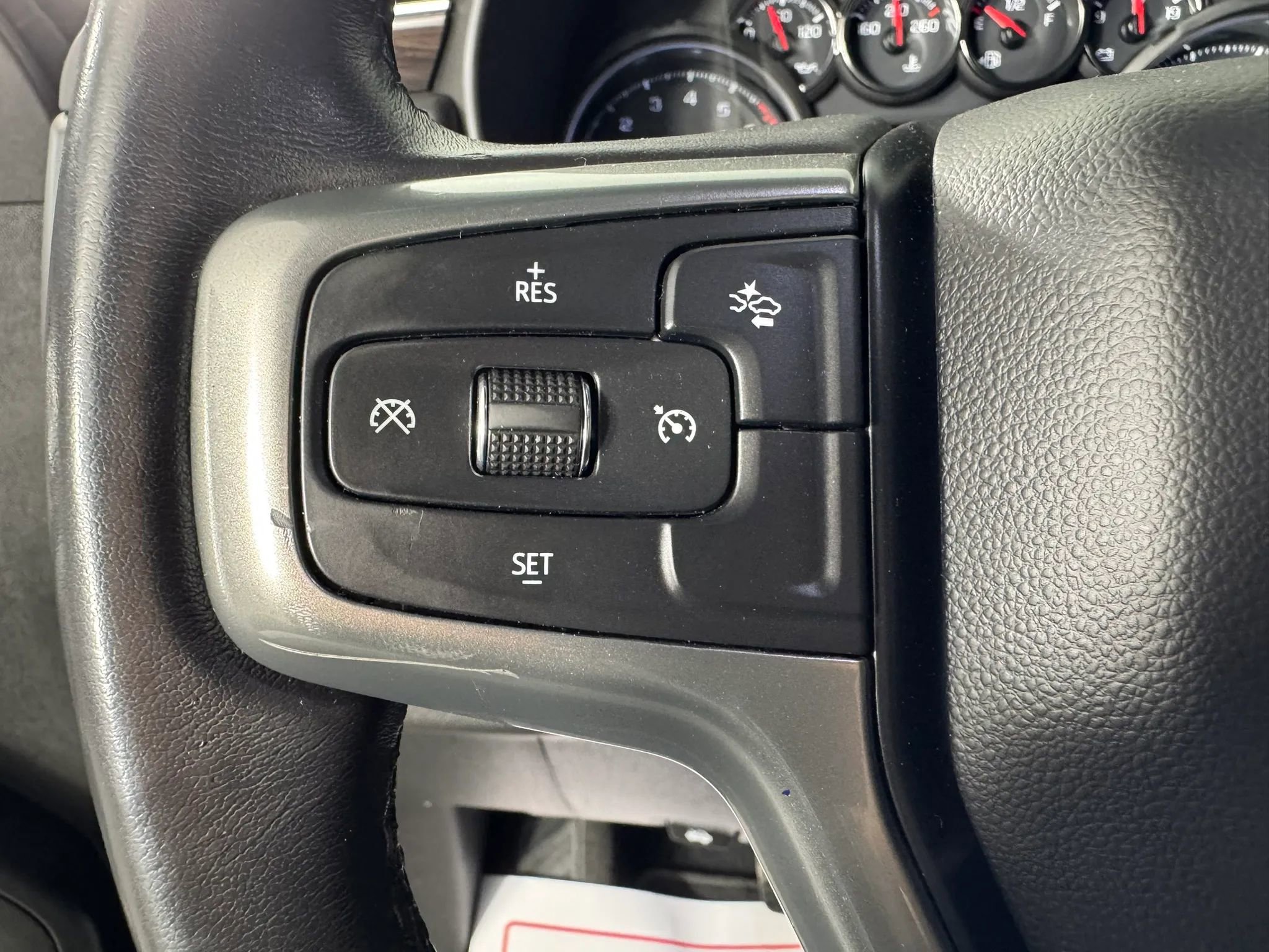 Used 2023 Chevrolet Tahoe LS AWD/4WD image 15