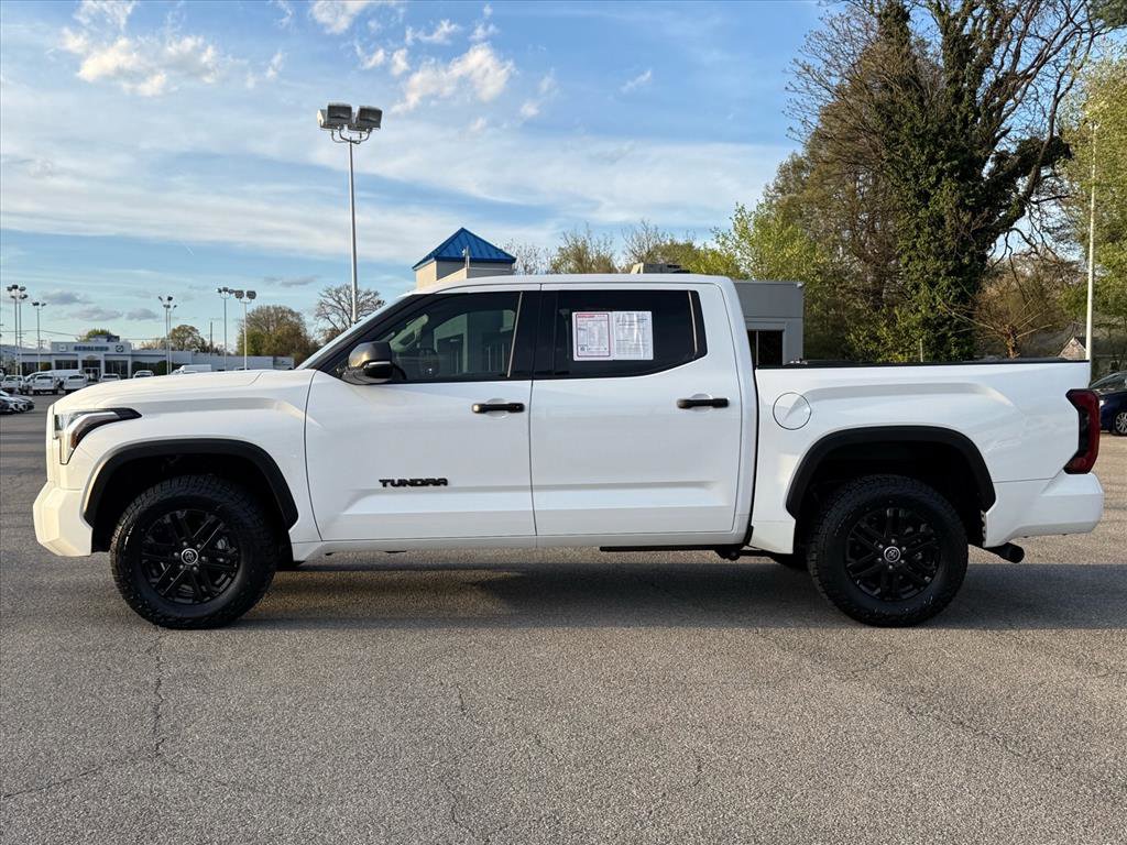 Used 2023 Toyota Tundra SR5 w/ SR5 Convenience Package AWD/4WD image 7