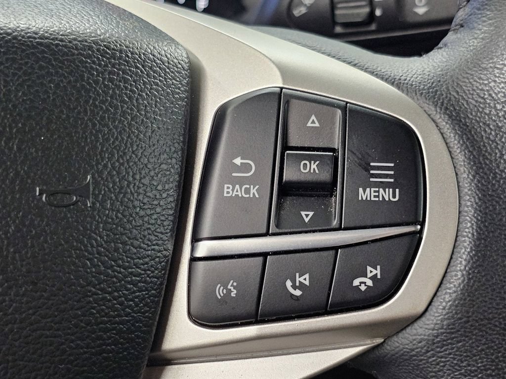 Used 2023 Ford Explorer XLT AWD/4WD image 33