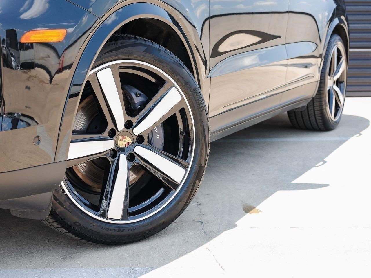 Certified 2025 Porsche Cayenne image 12