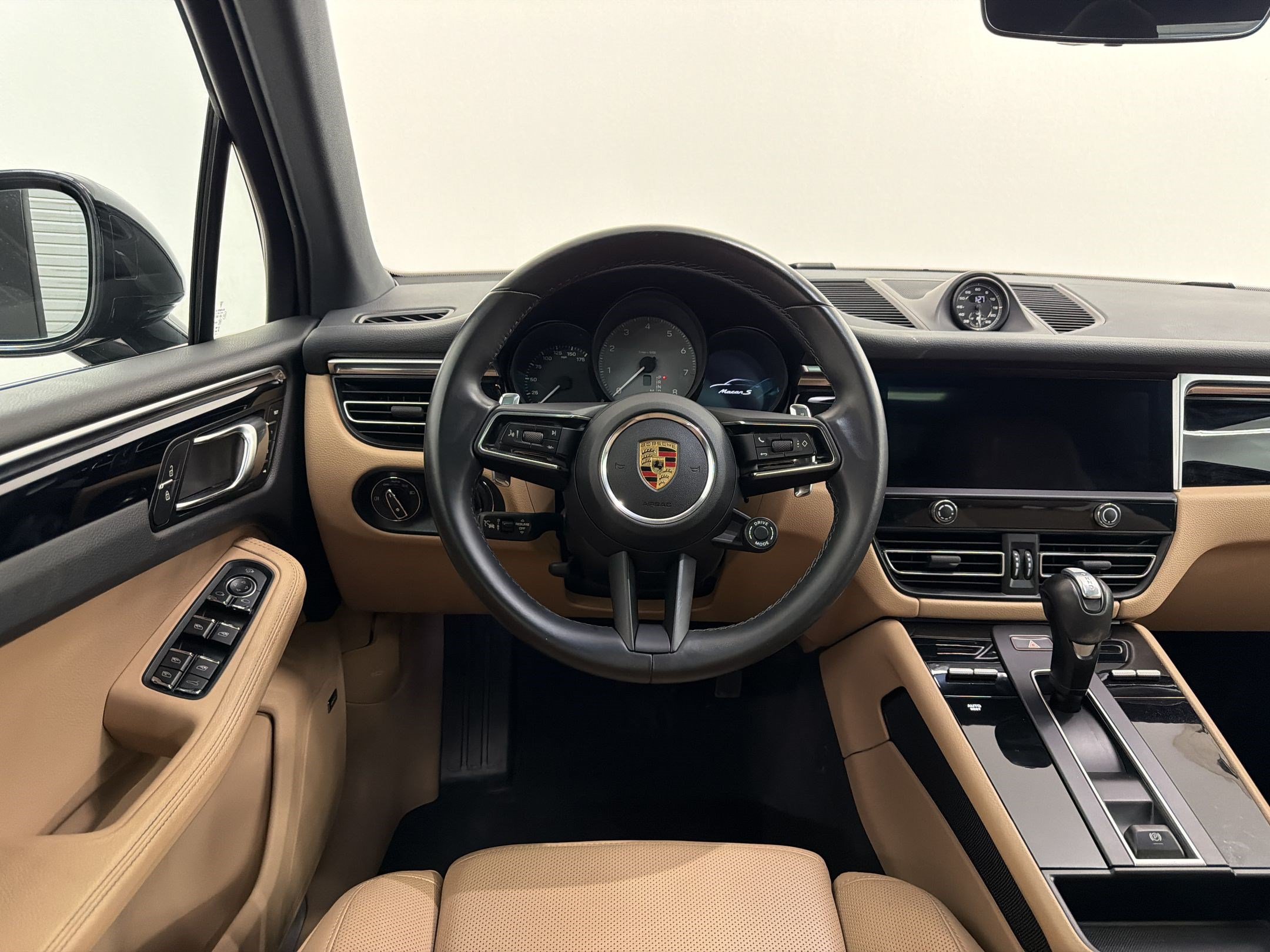 Certified 2023 Porsche Macan S AWD/4WD image 32