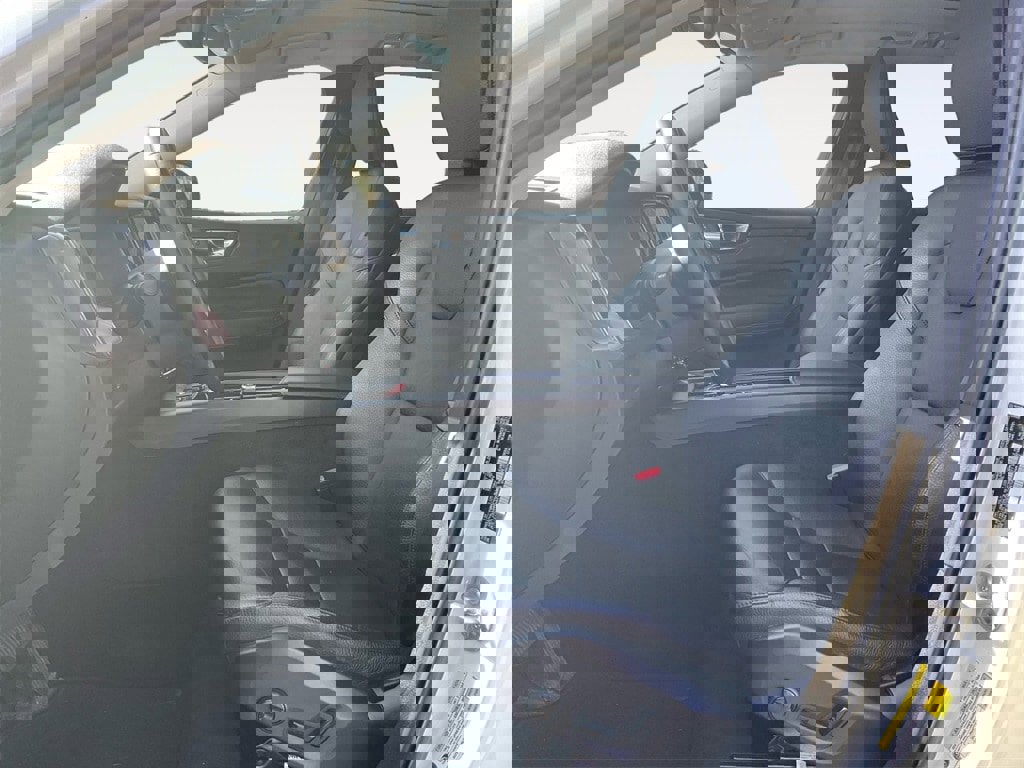 Certified 2023 Volvo XC60 B5 Plus image 9