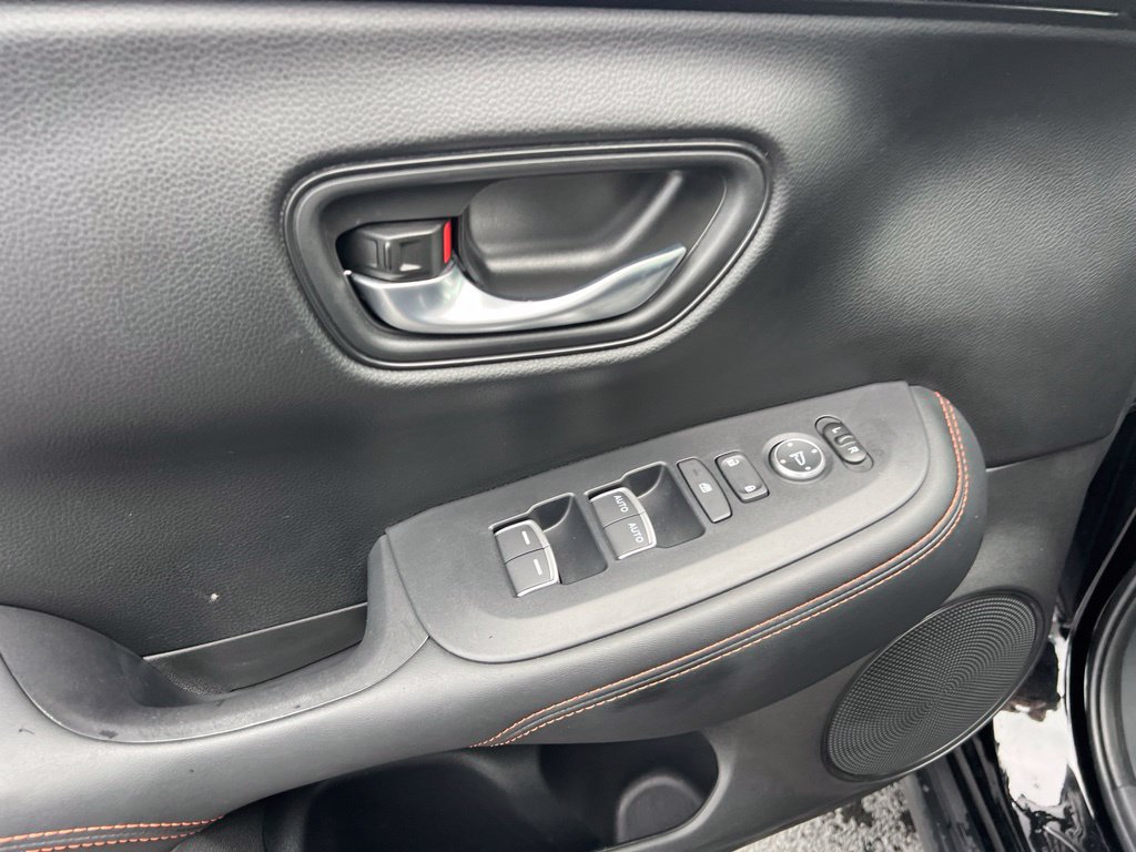 Used 2025 Honda HR-V Sport image 21