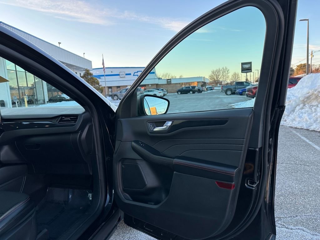 Used 2025 Ford Escape ST-Line image 22