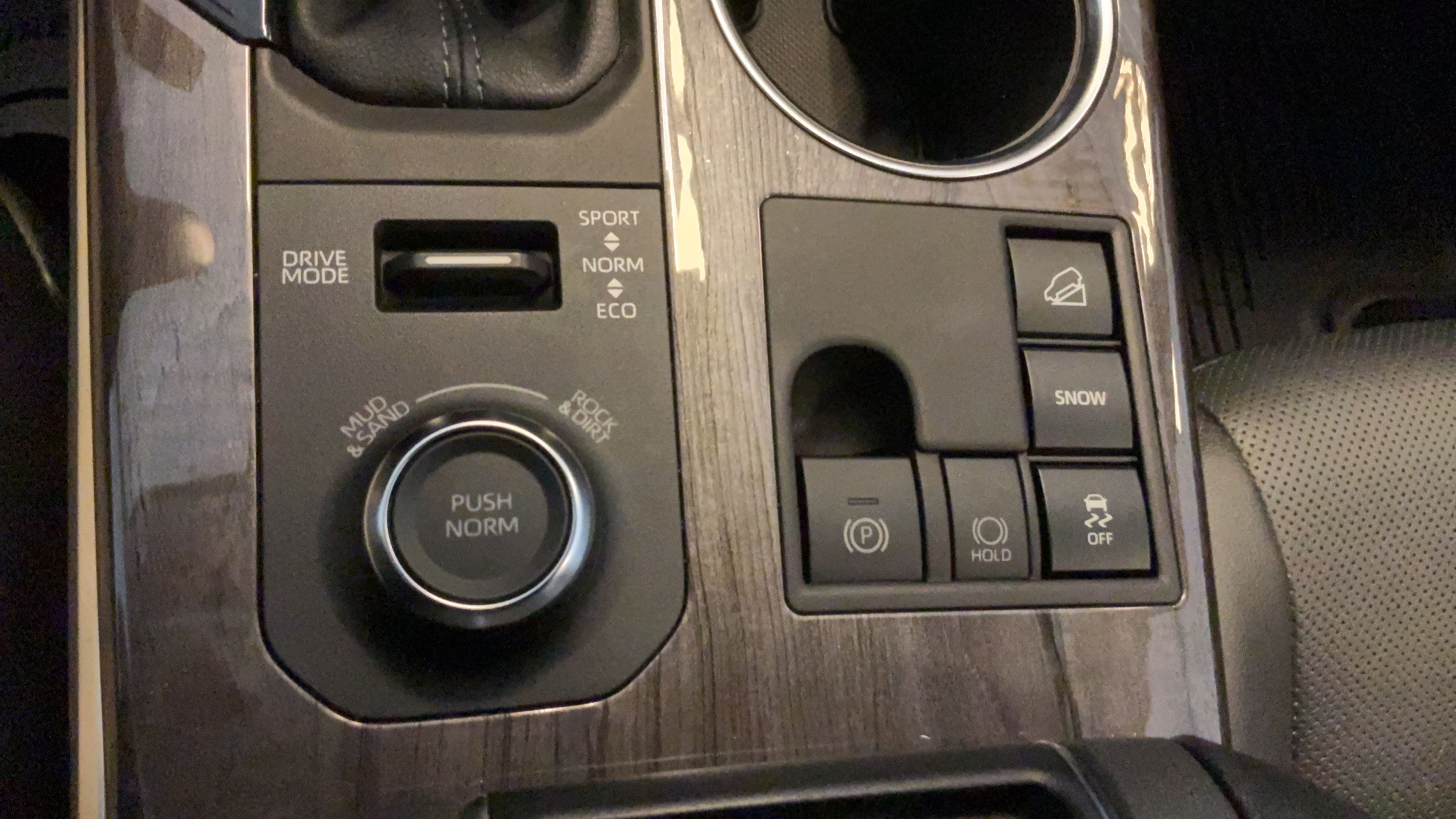 Certified 2024 Toyota Highlander Platinum AWD/4WD image 13