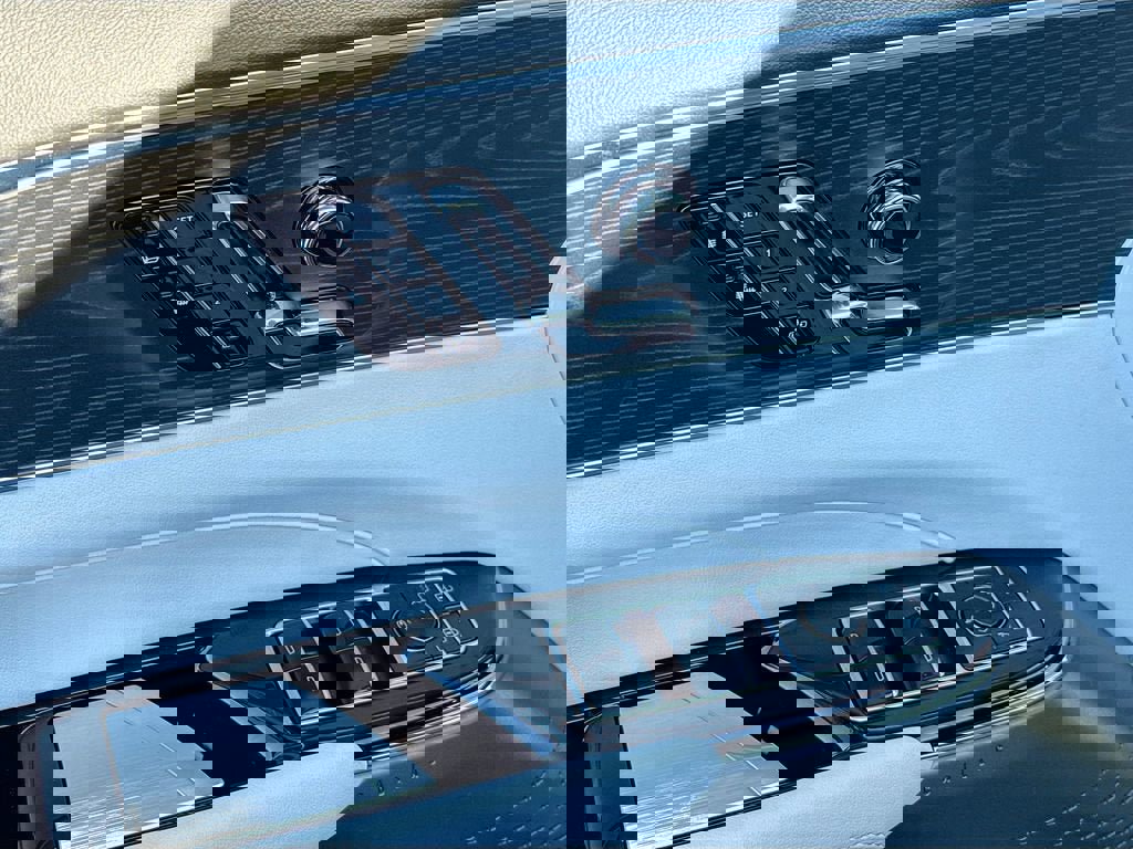 New 2026 Cadillac Lyriq Luxury image 12