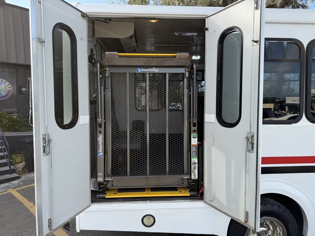 Used 2015 Ford E-450 and Econoline 450 Super Duty w/ Shuttle Bus Prep Package RWD image 27