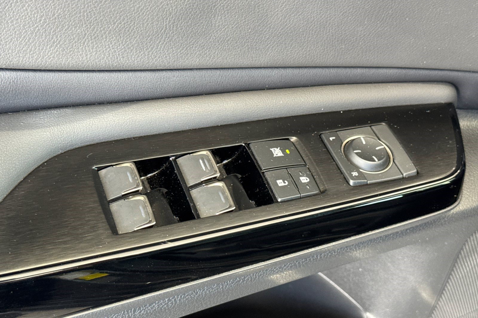 Certified 2023 Lexus ES 350 w/ Accessory Package (Z2) FWD image 13