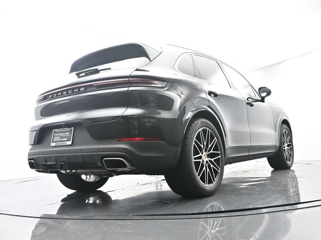 Certified 2025 Porsche Cayenne AWD/4WD image 48