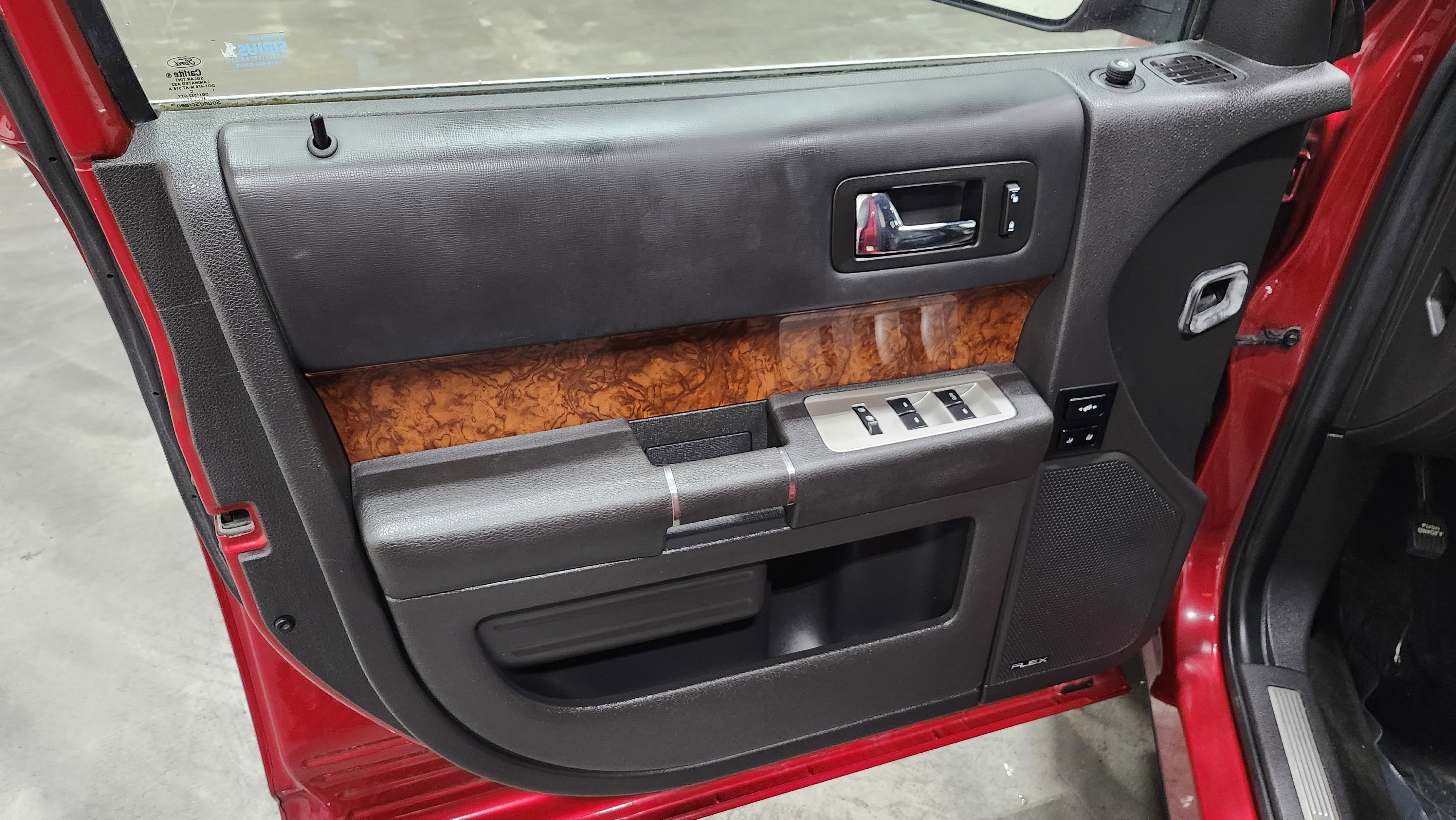 Used 2011 Ford Flex Limited image 27