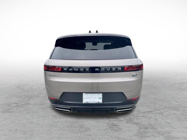 Used 2023 Land Rover Range Rover Sport SE AWD/4WD image 6