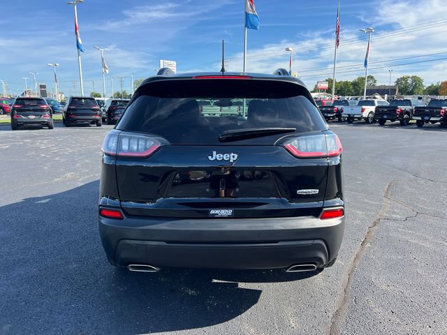 Used 2022 Jeep Cherokee Latitude Lux w/ Mopar Interior Package FWD image 4
