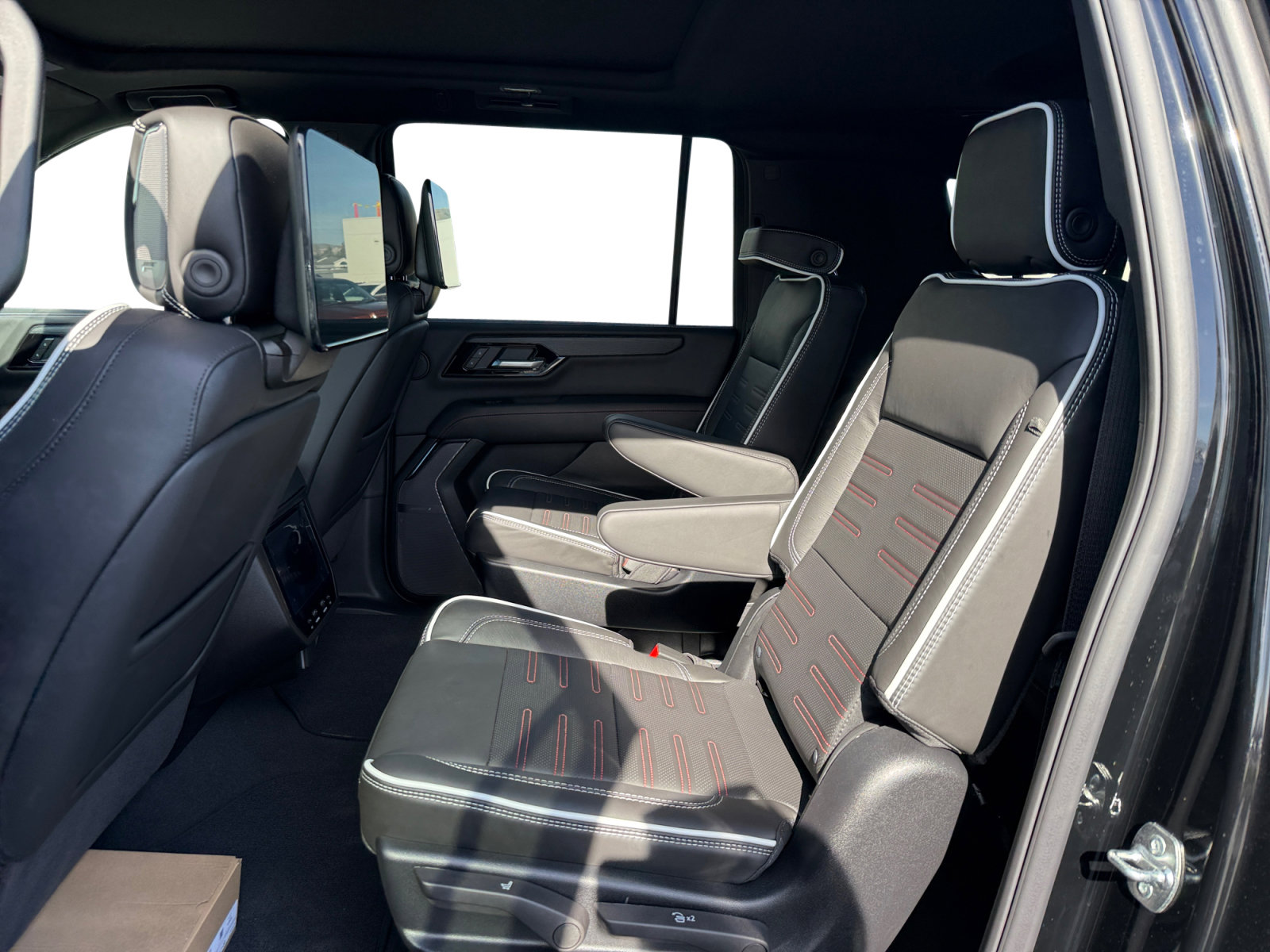 New 2026 GMC Yukon XL AT4 Ultimate image 16