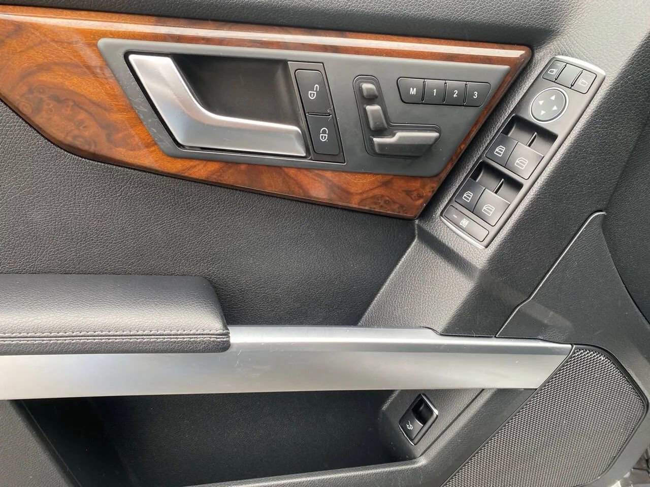 Used 2015 Mercedes-Benz GLK 350 4MATIC image 8