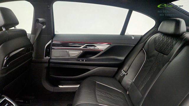 Used 2022 BMW 750i xDrive w/ M Sport Package AWD/4WD image 39