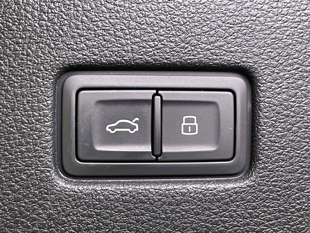 Used 2019 Audi Q8 Premium Plus image 21