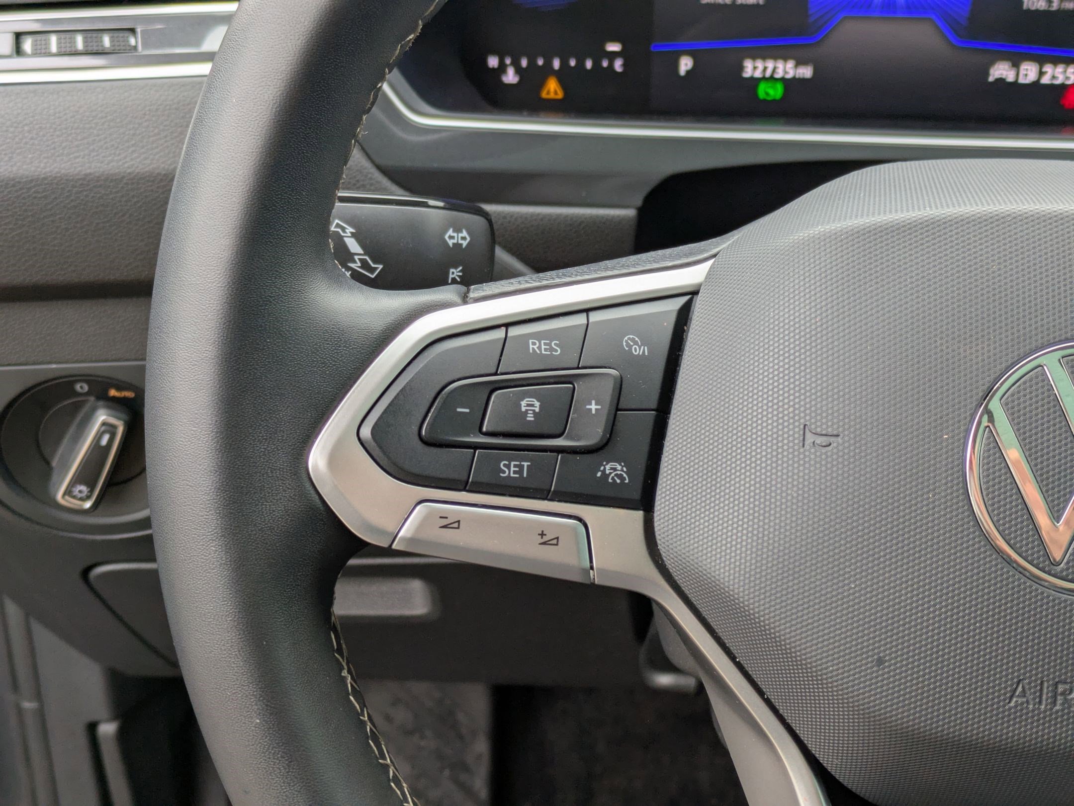 Certified 2024 Volkswagen Tiguan SE w/ Panoramic Sunroof Package image 21