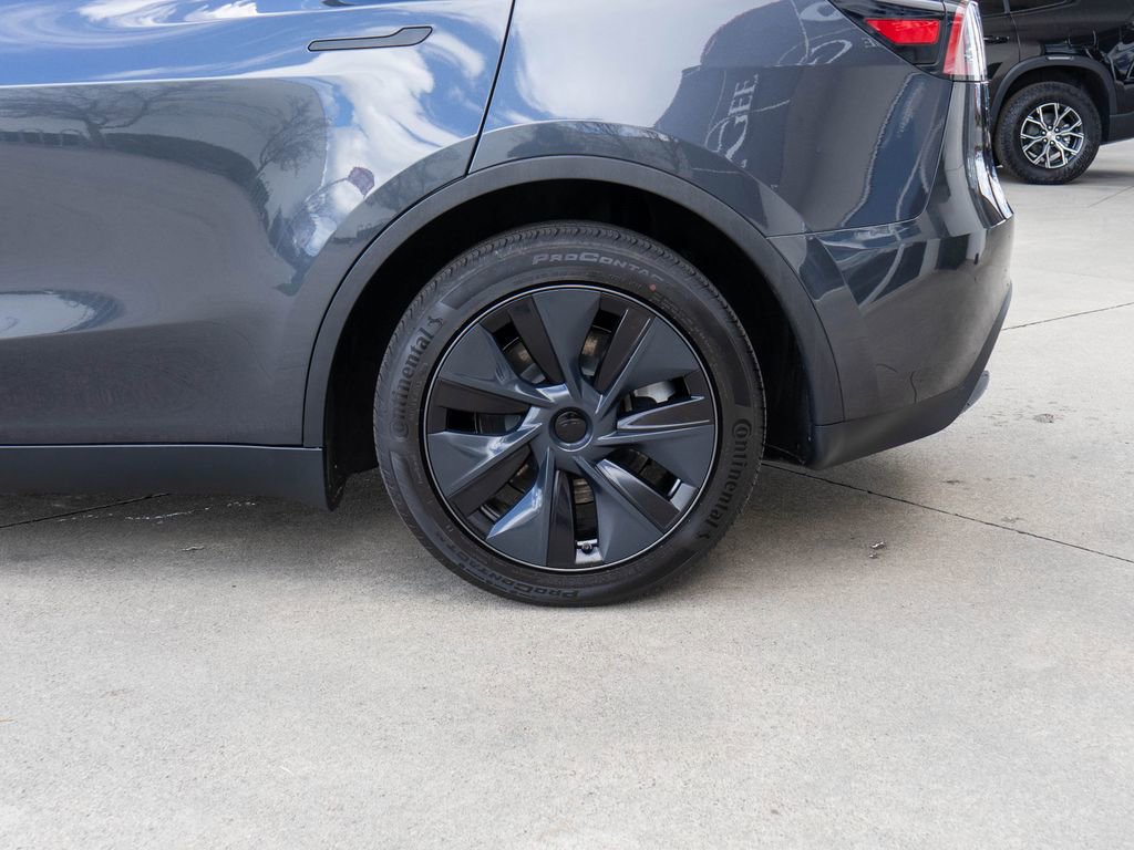 Used 2024 Tesla Model Y Long Range image 31