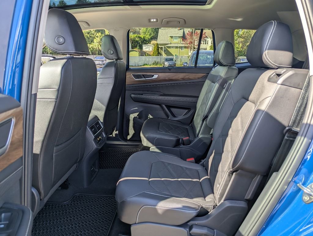 Used 2025 Volkswagen Atlas SE w/ Panoramic Sunroof Package AWD/4WD image 29