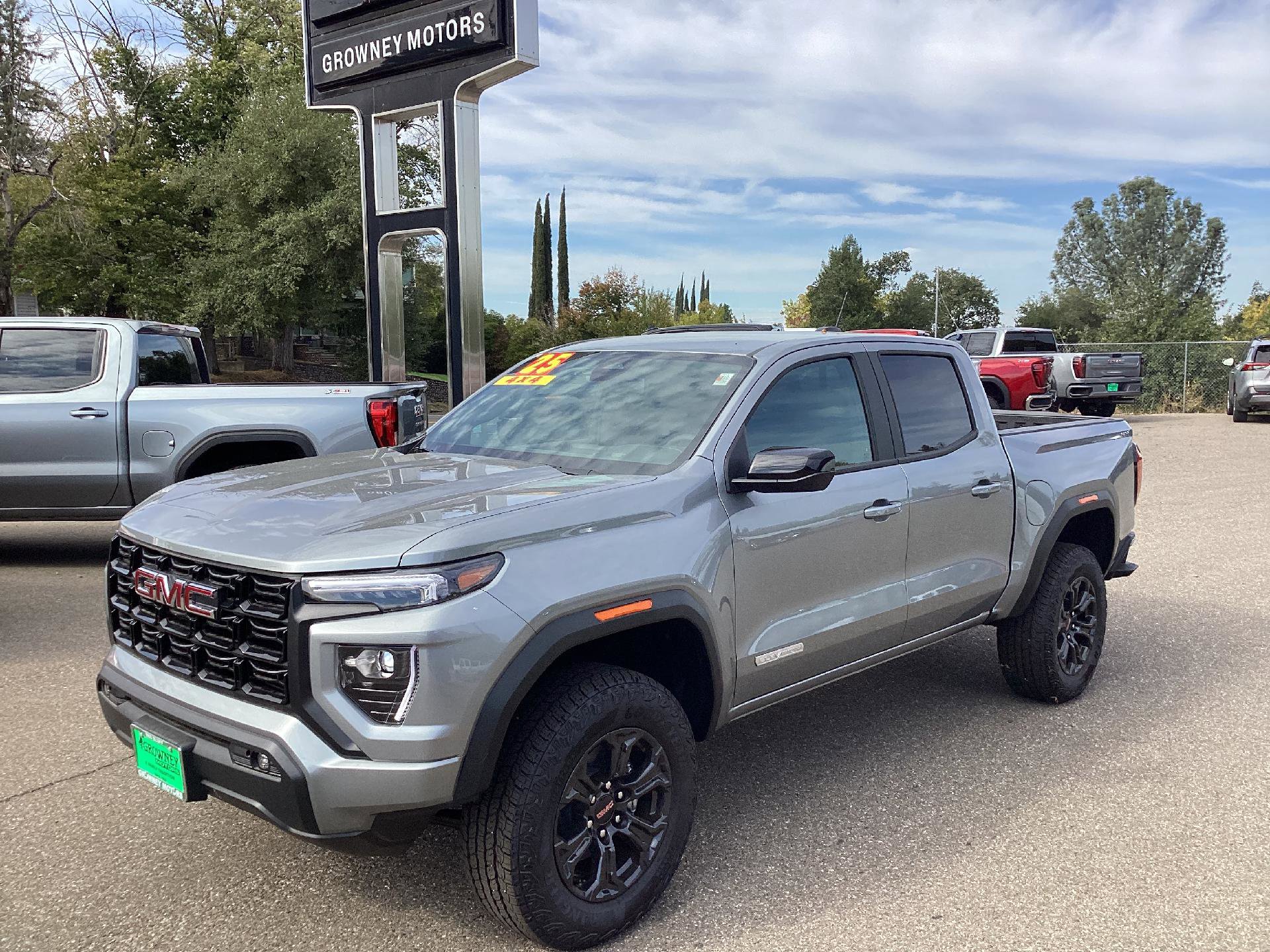 New 2025 GMC Canyon Elevation w/ Convenience Package