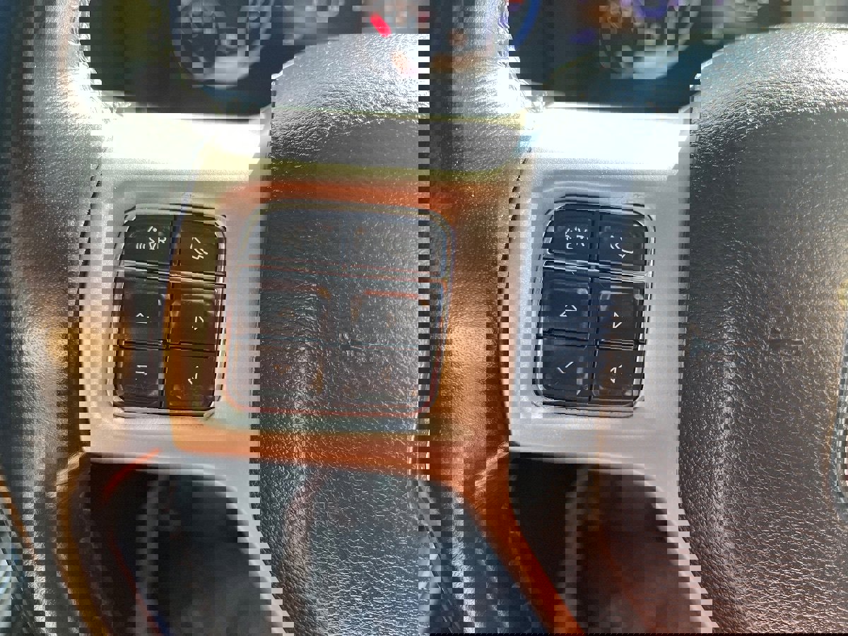 Used 2017 RAM 1500 Laramie RWD image 18