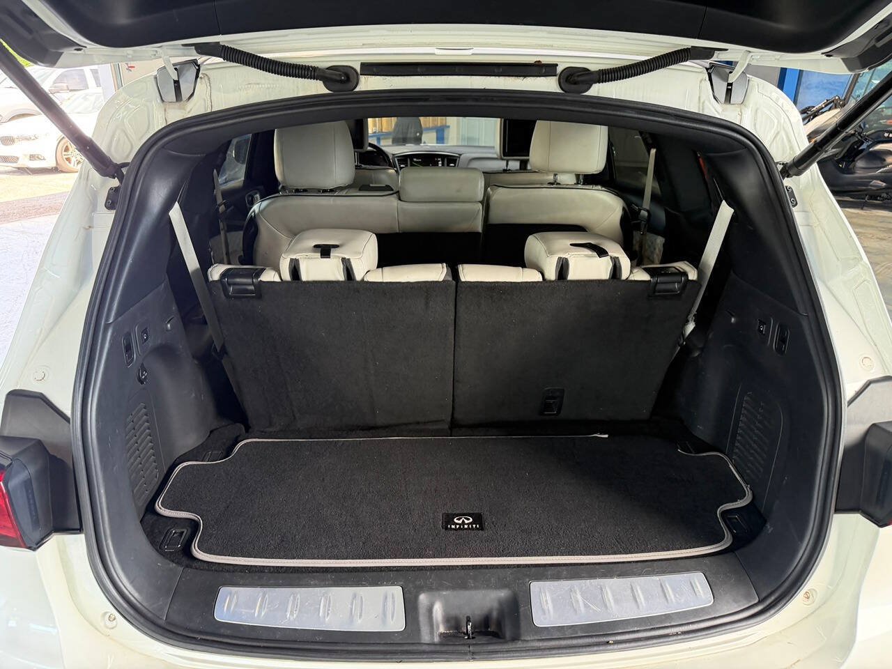 Used 2019 INFINITI QX60 Luxe w/ Limited Package AWD/4WD image 5