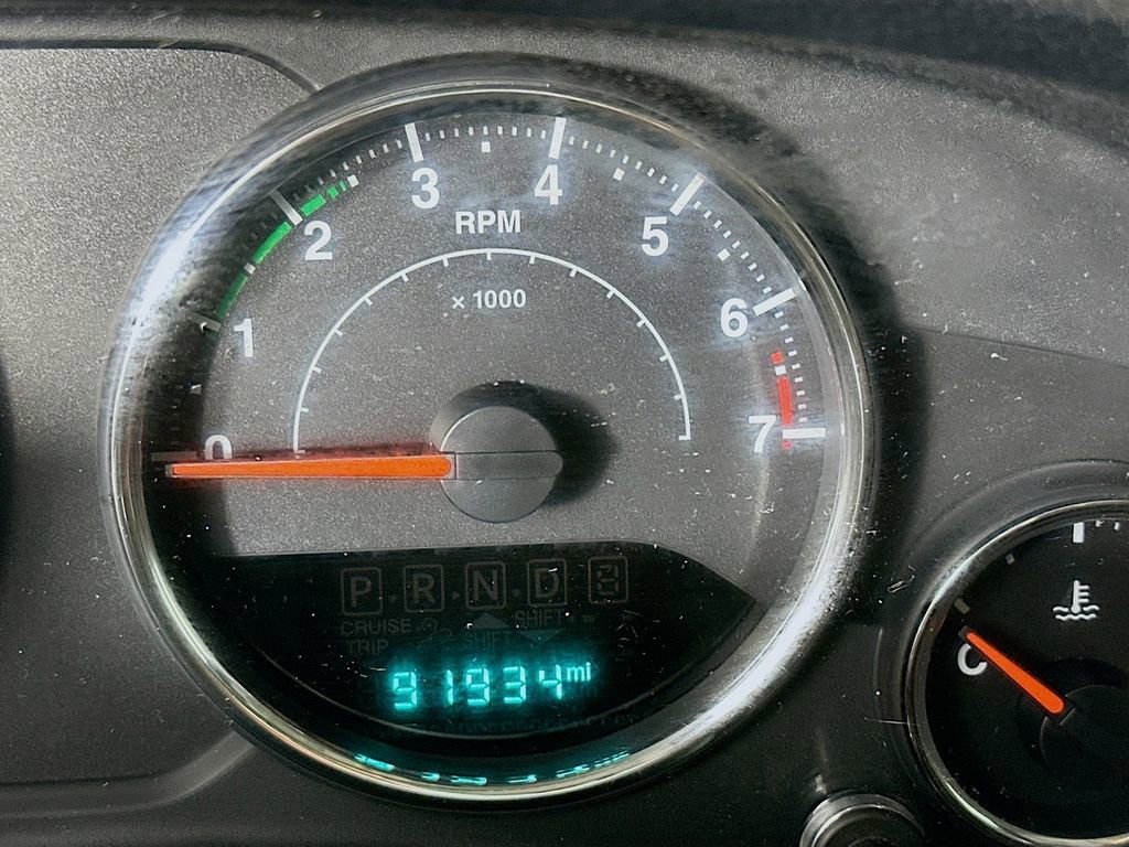 Used 2017 Jeep Wrangler Unlimited Sahara w/ Connectivity Group image 17