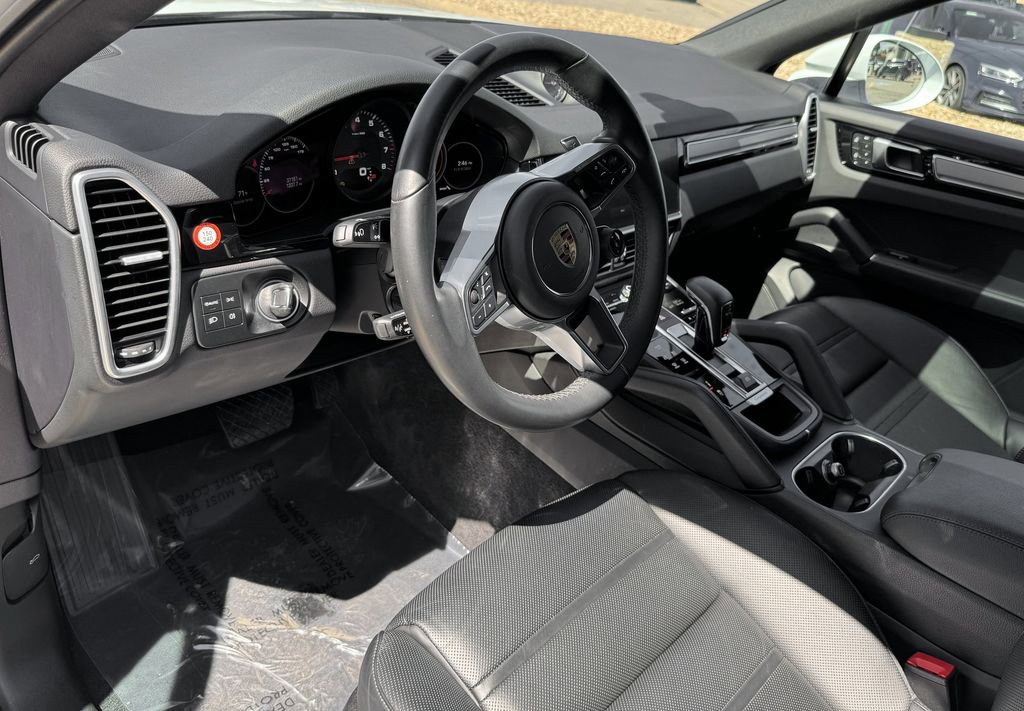 Used 2023 Porsche Cayenne Coupe AWD/4WD image 17