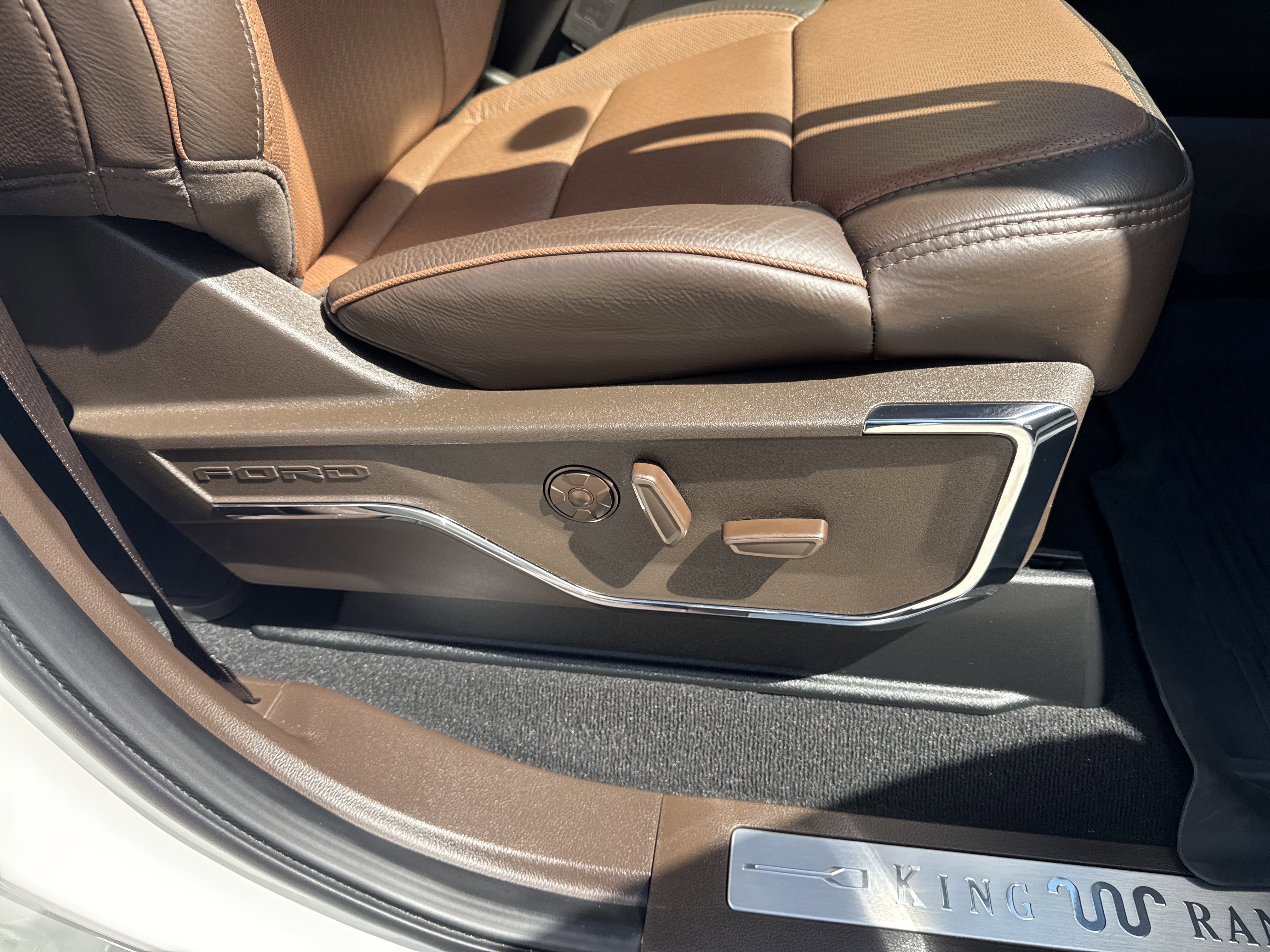 New 2025 Ford F250 King Ranch w/ Tremor Off-Road Package image 19
