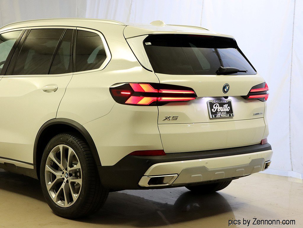 Used 2026 BMW X5 xDrive50e w/ Executive Package AWD/4WD image 4