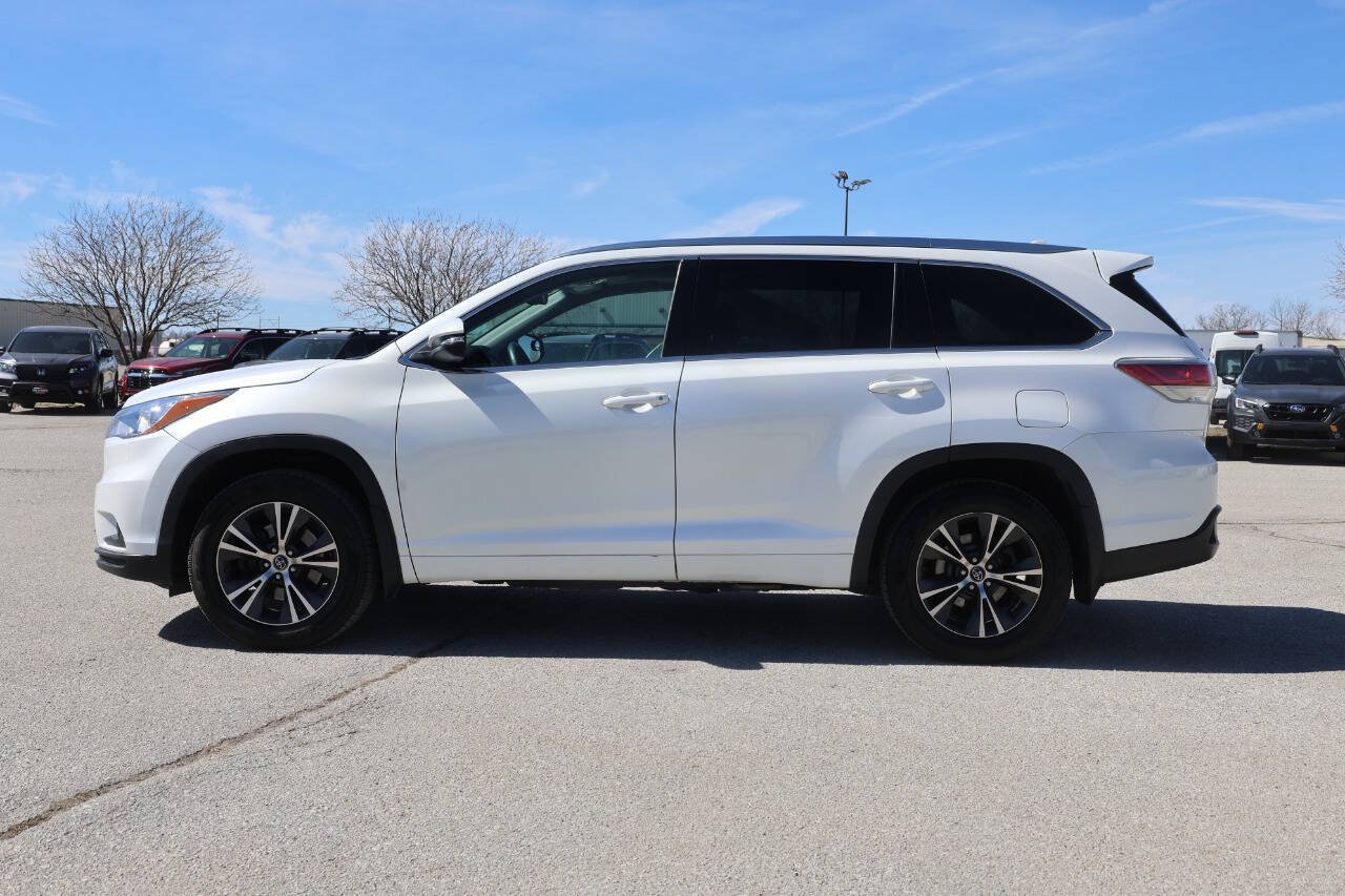 Used 2016 Toyota Highlander XLE AWD/4WD image 8