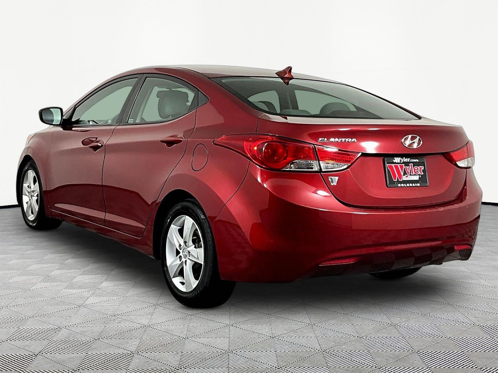 Used 2013 Hyundai Elantra GLS w/ Preferred Pkg FWD image 4