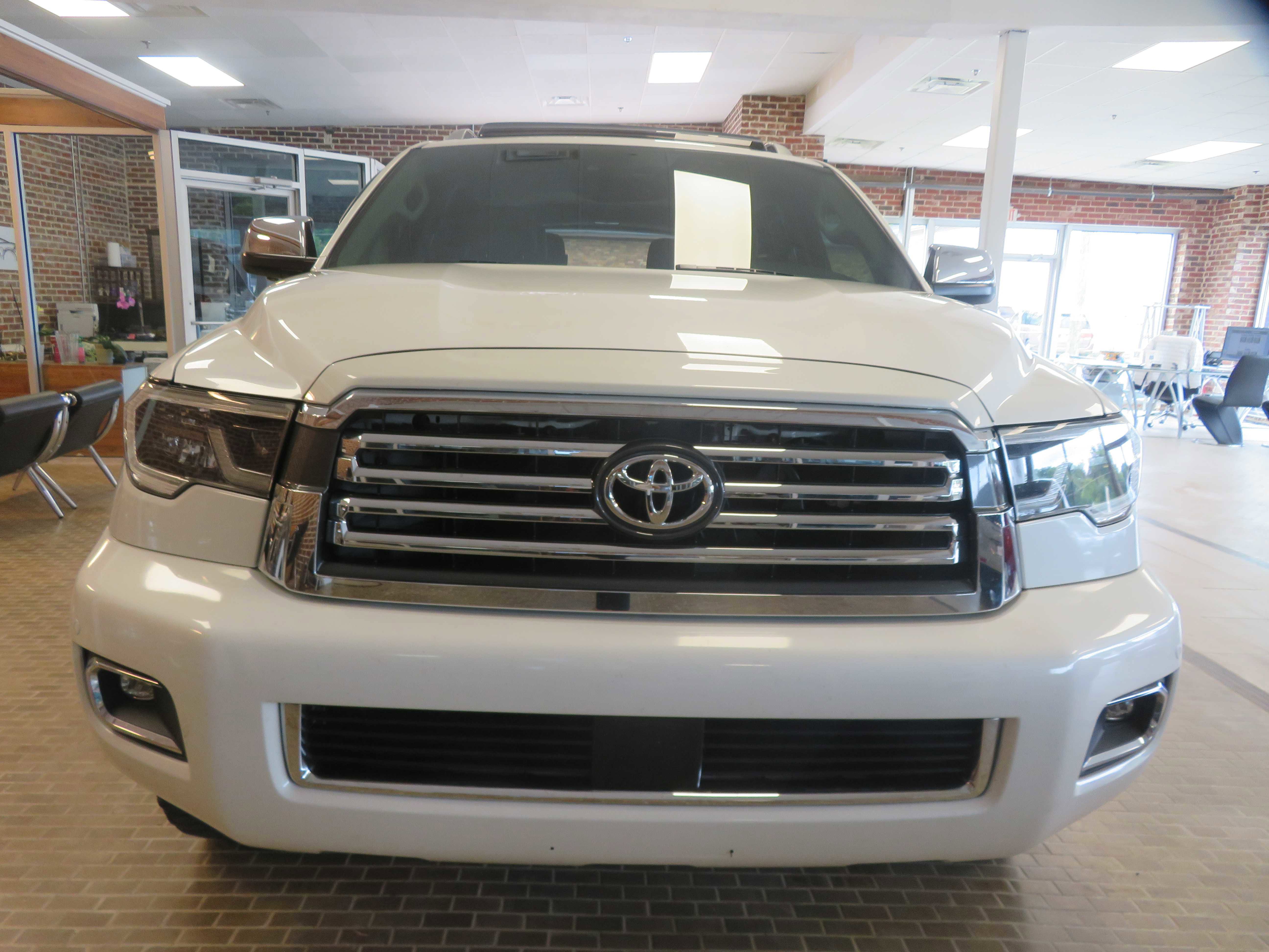 Used 2018 Toyota Sequoia Platinum AWD/4WD image 76