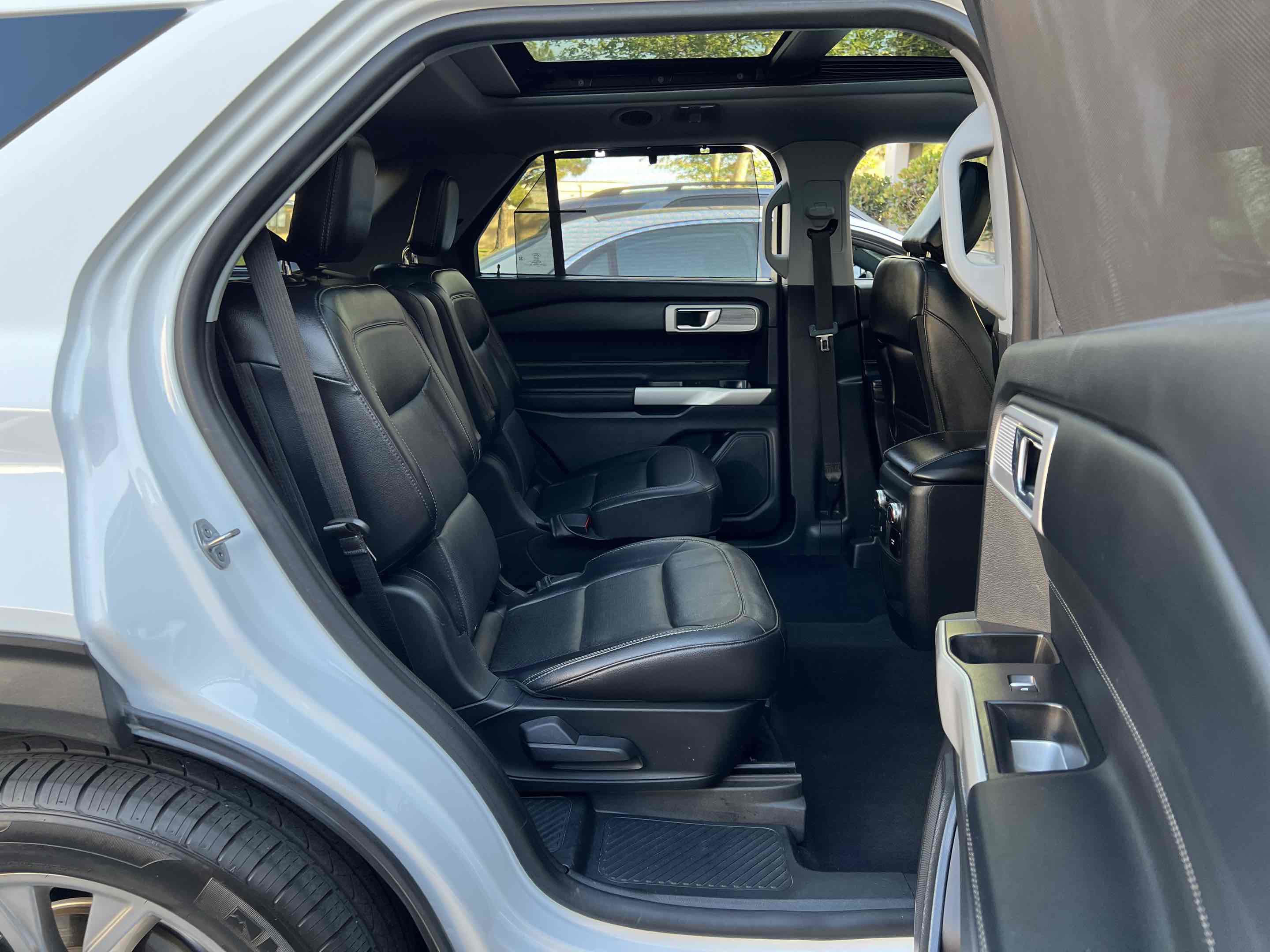 Used 2021 Ford Explorer Limited w/ Equipment Group 301A image 32