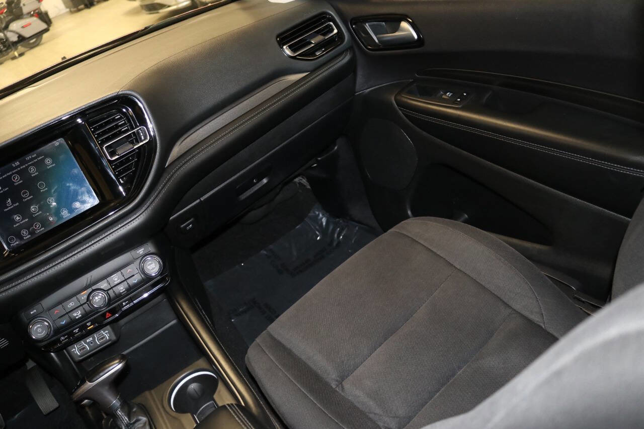 Used 2021 Dodge Durango SXT w/ 3rd Row Seating Group image 18