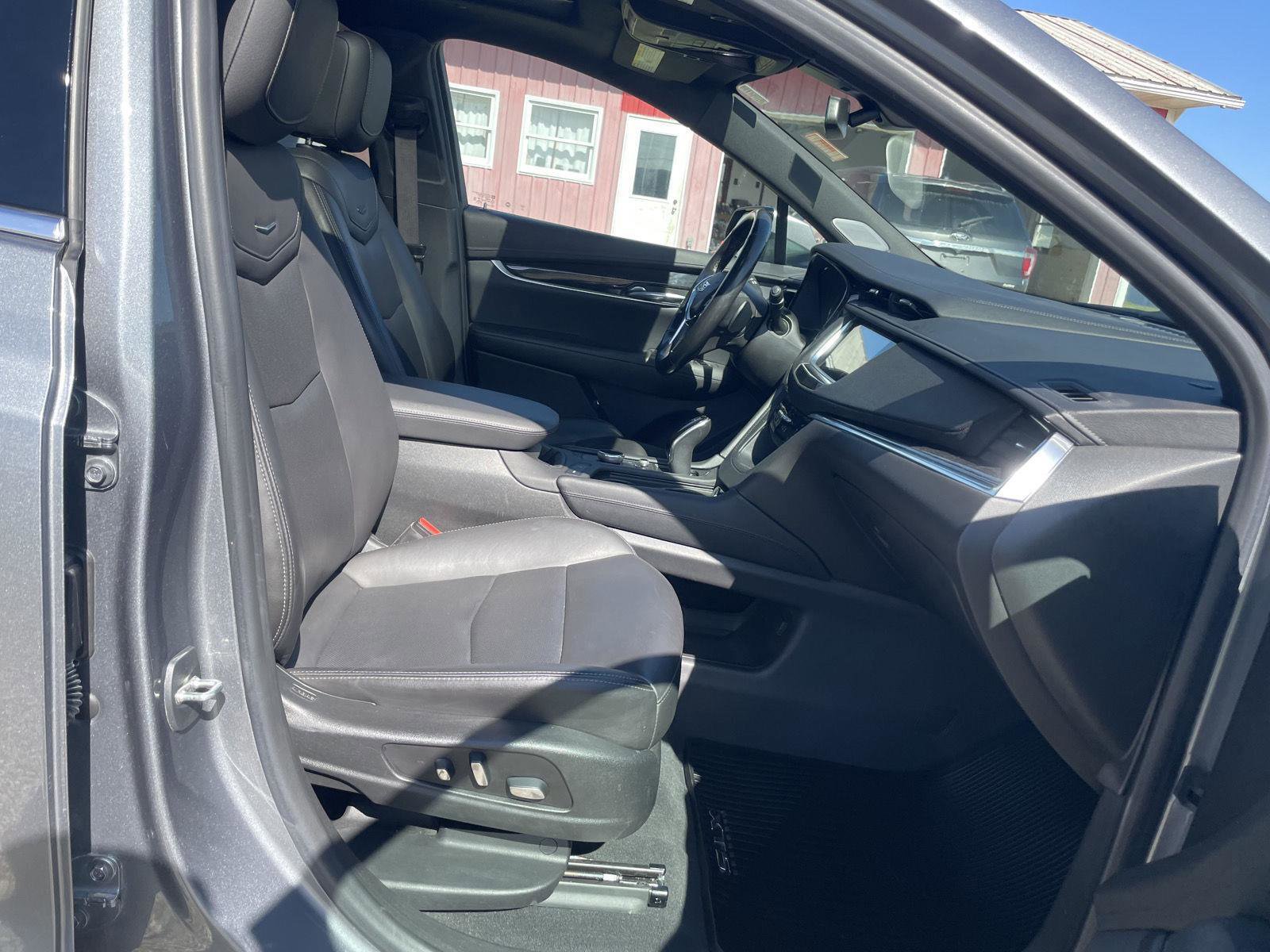 Used 2021 Cadillac XT5 Premium Luxury image 32