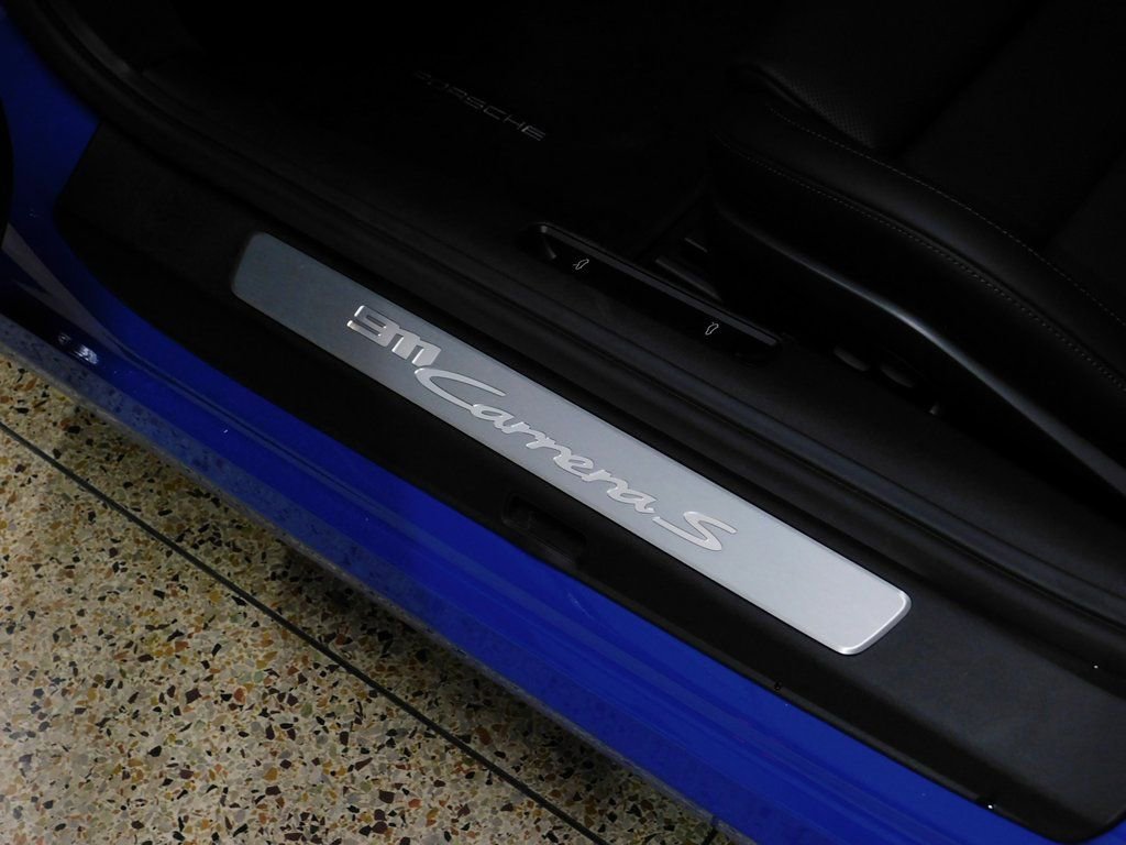 Used 2025 Porsche 911 Carrera S image 40