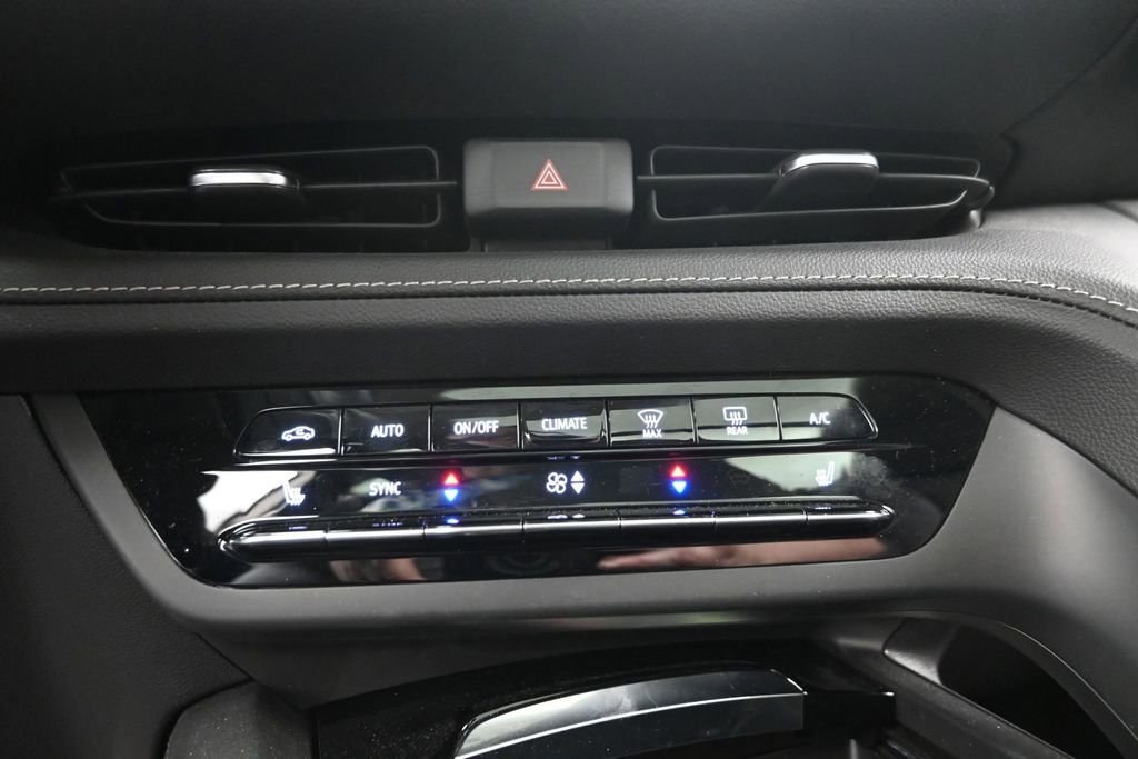 Used 2023 Buick Envision Essence w/ Technology Package I AWD/4WD image 20