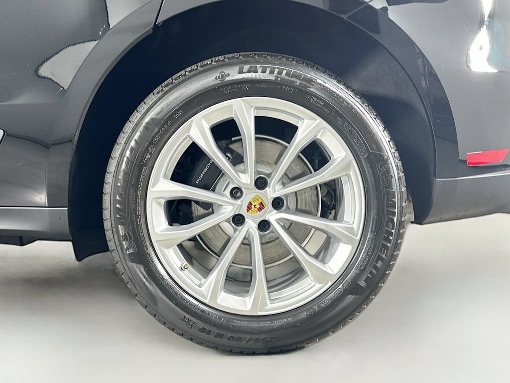 Certified 2026 Porsche Macan AWD/4WD image 33