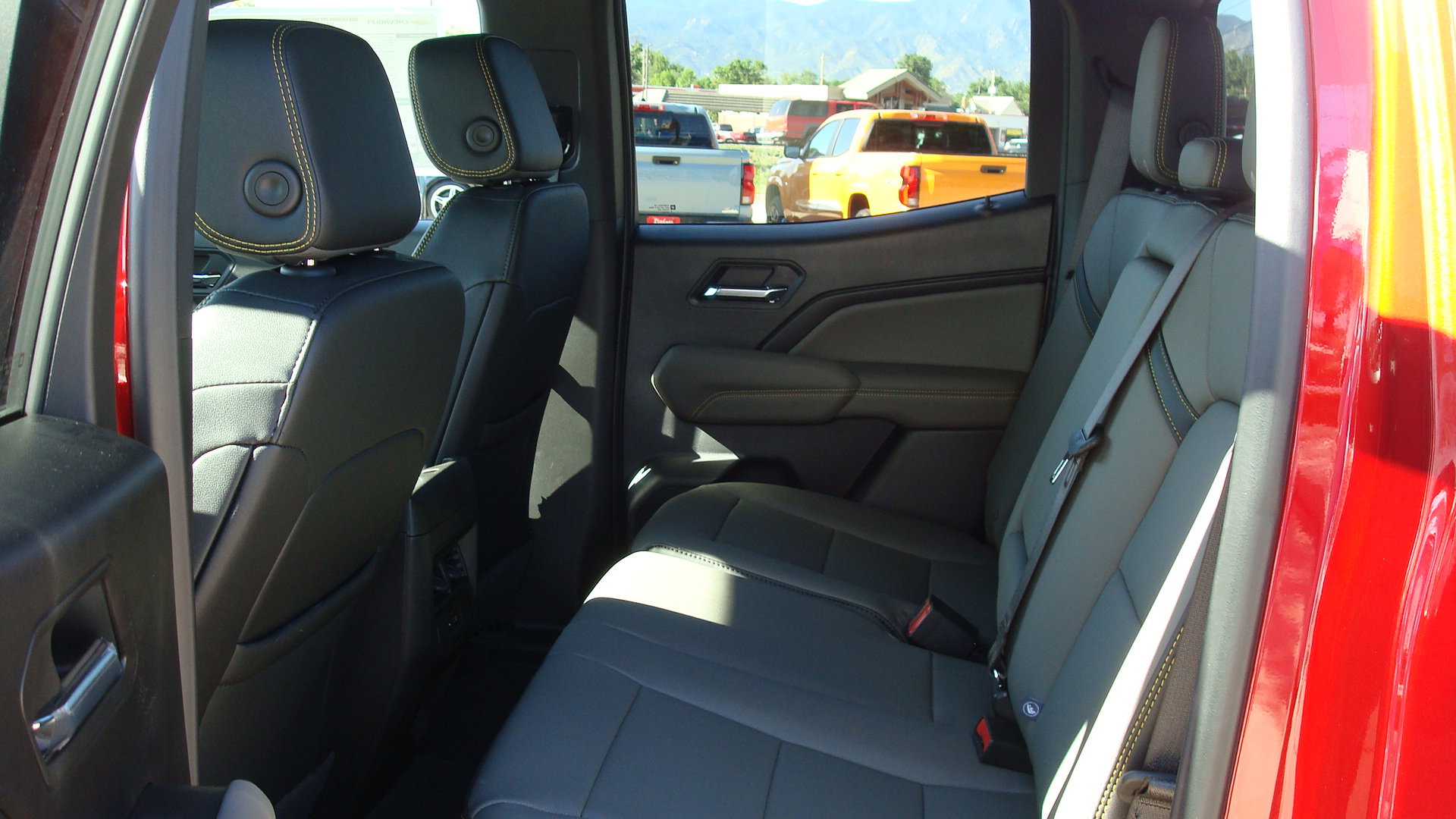 New 2026 Chevrolet Colorado ZR2 w/ Technology Package image 7