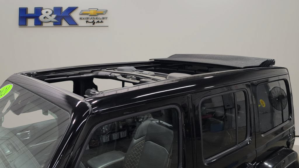 Used 2021 Jeep Wrangler Unlimited Sahara AWD/4WD image 31