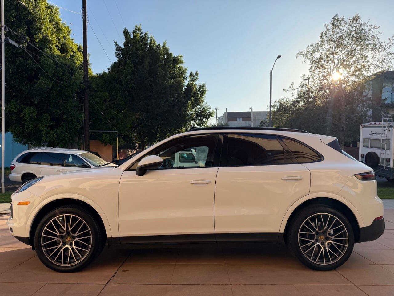 Used 2019 Porsche Cayenne w/ Premium Package image 8