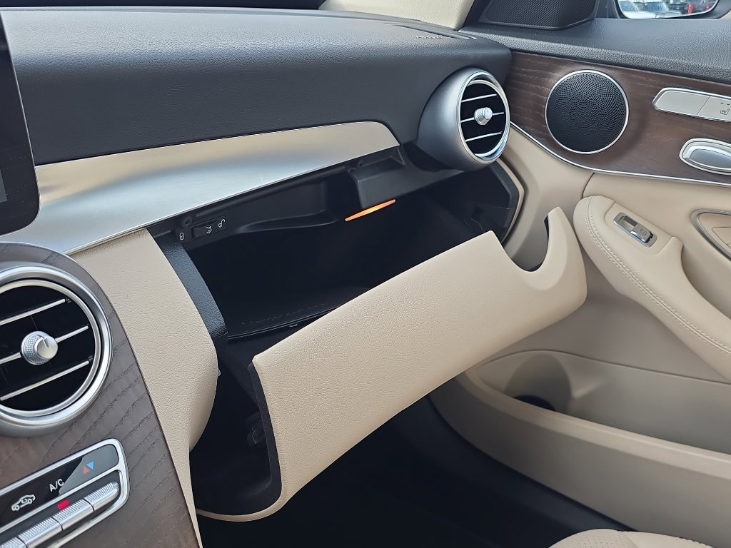 Used 2021 Mercedes-Benz C 300 4MATIC Sedan image 30